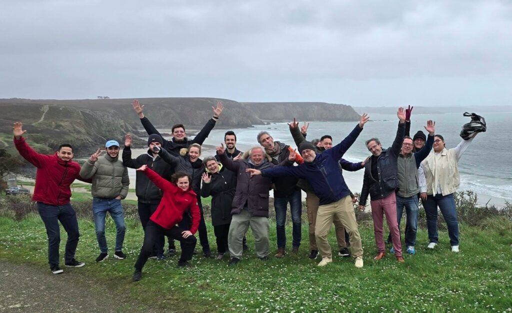 L’équipe Cool Roof (baptisée « La Cool Team ») à son séminaire de printemps 2024. Un des sujets a porté sur ses valeurs, priorités et actions en tant que collègues et collectif.
